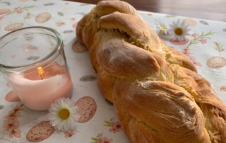 Foto: Osterzopf Rezept vom Appartement Haus Ihrer Ferienwohnung im Urlaub mit Hund in Söll Wilder Kaiser Österreich Tirol.